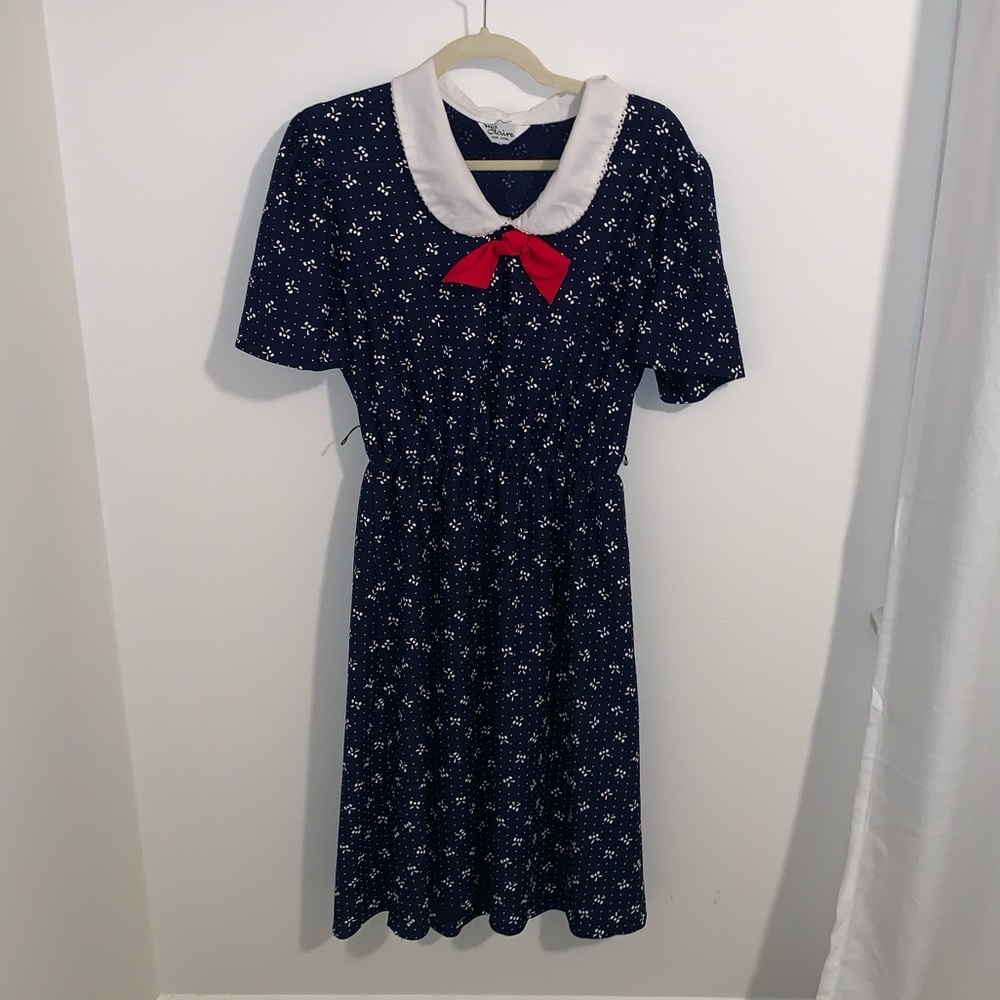 Vintage Dress With Collar & Bow